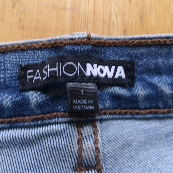 Fashion nova jeans size 1 relaxed fit - Picture 2 of 4